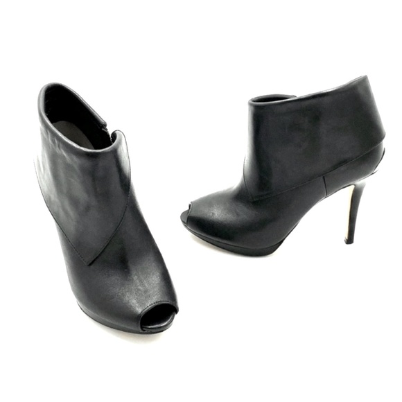 Micheal Kors | Kendra Open Toe Booties - Picture 2 of 8